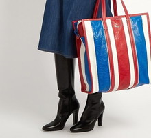 Torba jak z bazaru domu mody Balenciaga