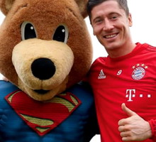Lewandowski z misiem