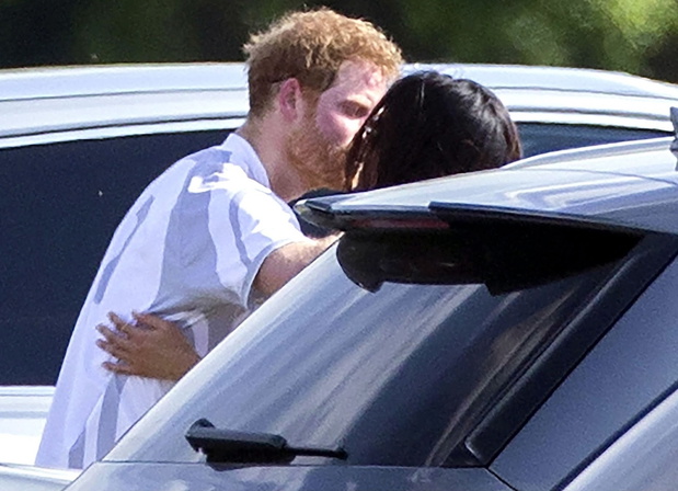 Meghan Markle ogl?da jak ksi??e Harry gra w polo