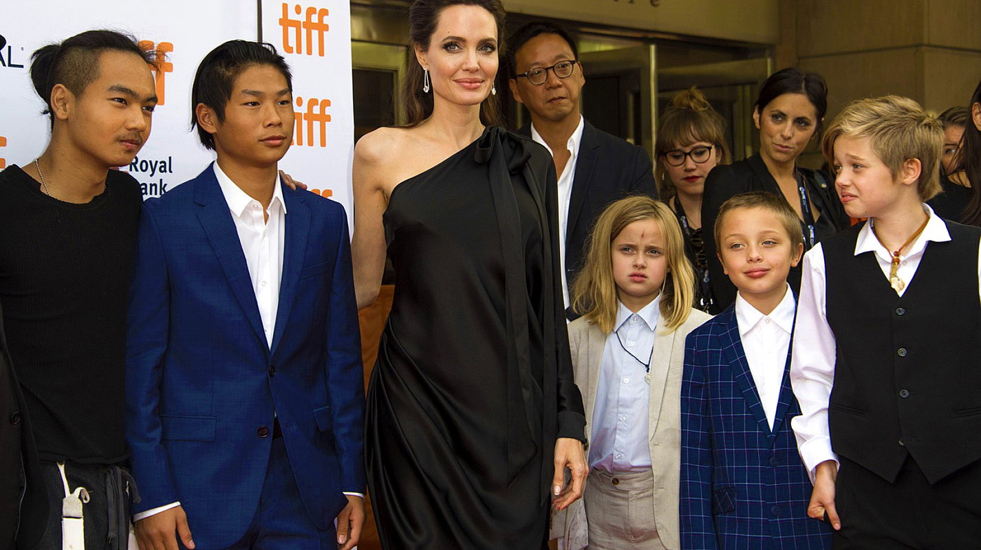 Angelina Jolie z dziećmi MT
