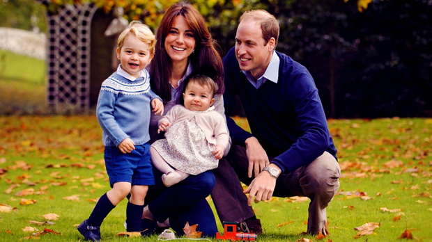Momenty z życia księcia George'a i księżniczki Charlotte
