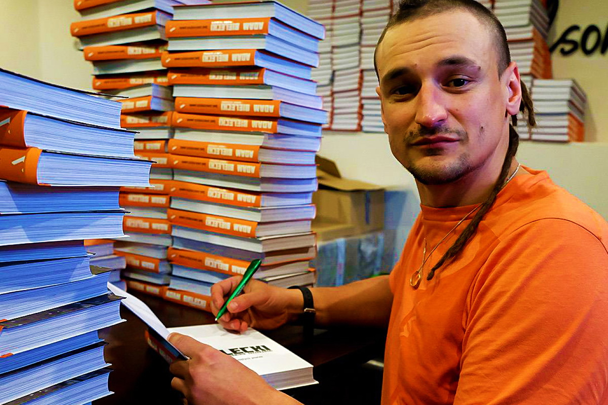 Kim jest Adam Bielecki, himalaista, który ratował Mackiewicz i Revol?