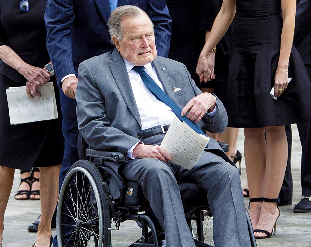 George H. W. Bush, trafił do szpitala