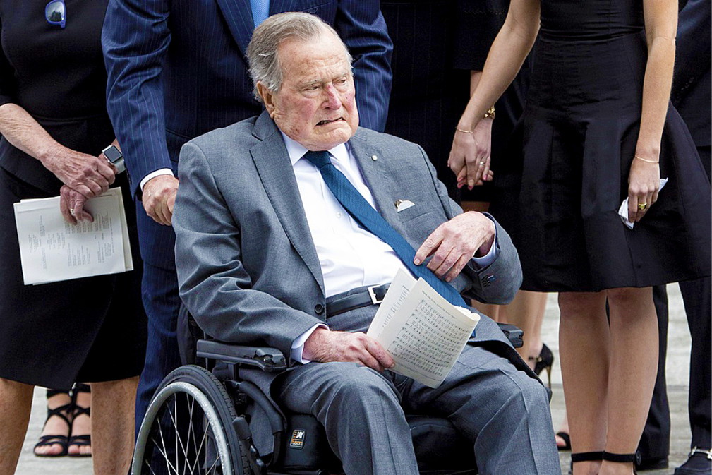 George H. W. Bush, trafił do szpitala