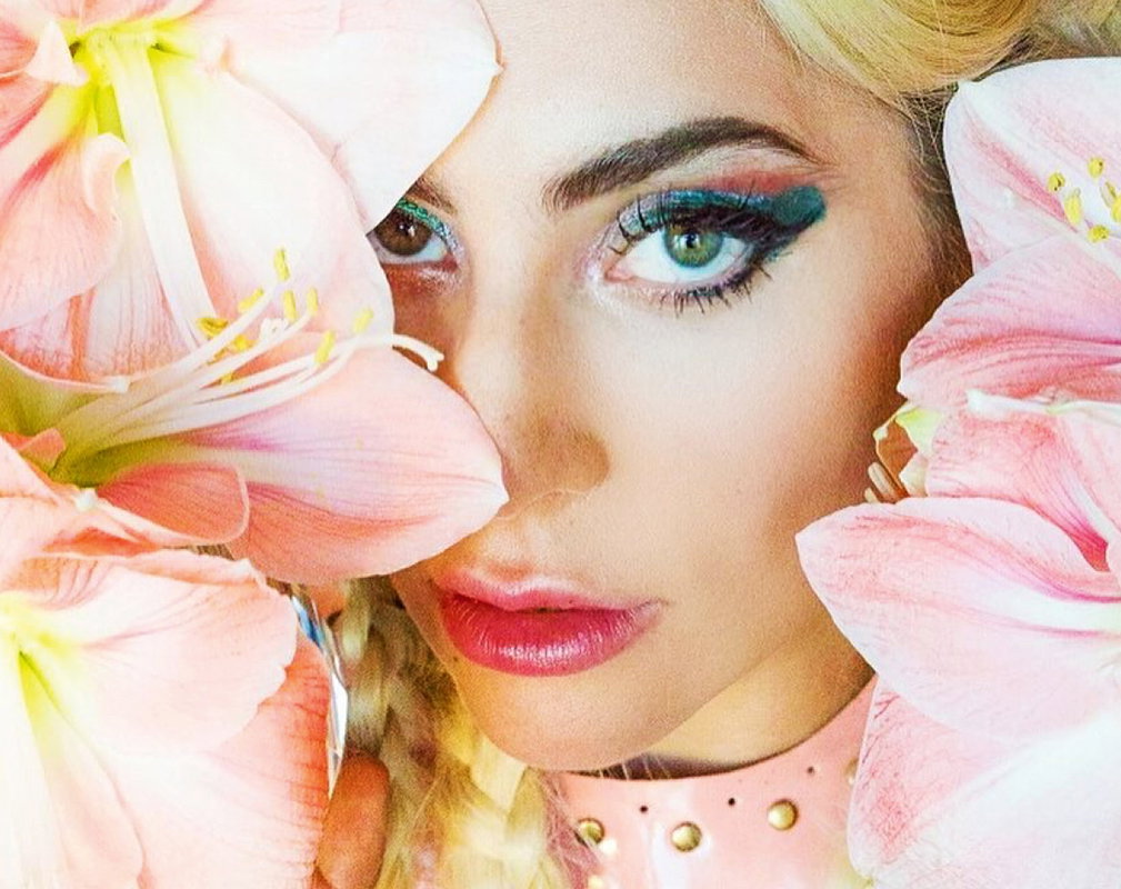 gaga2