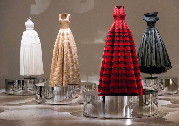 Azzedine Alaia: The Couturier - wystawa w Londynie