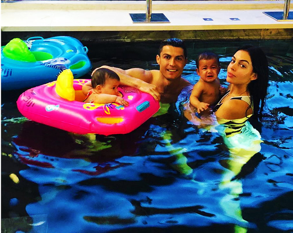 Cristiano Ronaldo i Georgina Rodriquez z dziećmi