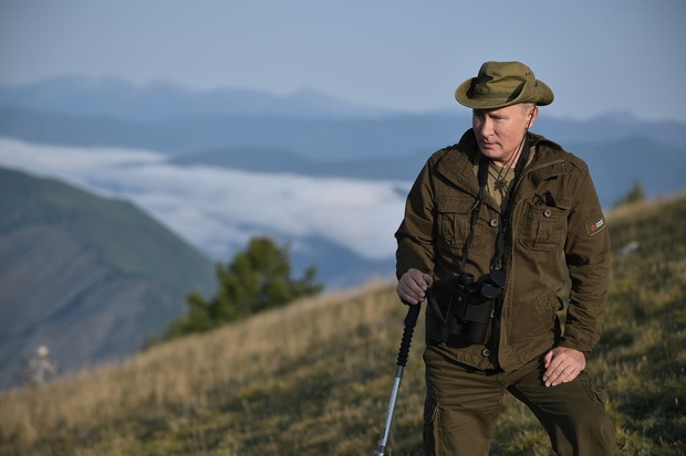 W?adimir Putin na wakacjach zbiera grzyby