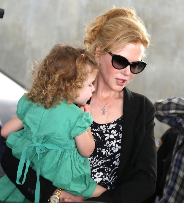 Nicole Kidman z rodzin? na lotnisku