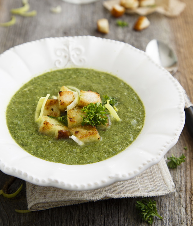 Green soup with spinach and cale cabbage