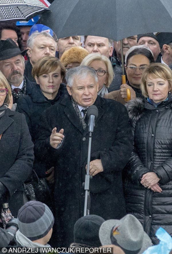 jaroslaw-kaczynski-przemawia-podczas-marszu-344456-GALLERY600-f4c8b18