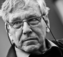 Amos Oz nie żyje