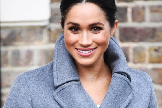 Księżna Meghan w zaawansowanej ciąży na spotkaniu w Brinsworth House. Spodziewa się bliźniąt?