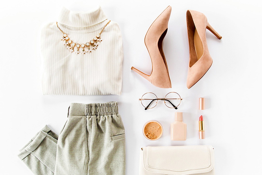 capsule wardrobe, ubrania, szafa, komplety