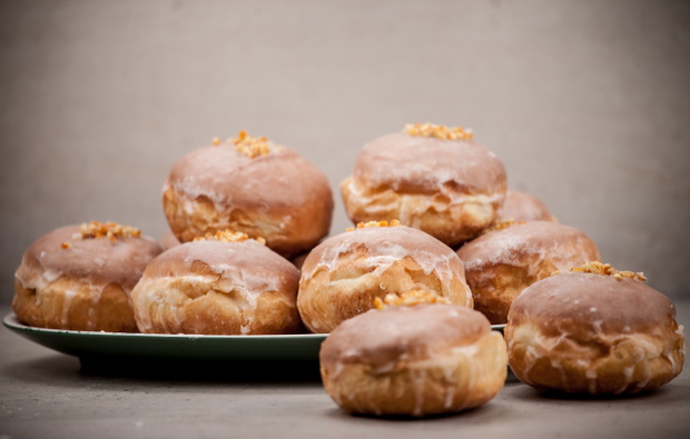 Pączki z lukrem
