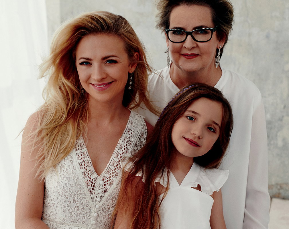 Barbara Kurdej-Szatan, Basia Kurdej-Szatan z mamą i córką, Viva! 8/2019