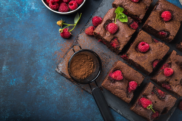 raspberry brownies with fresh berries