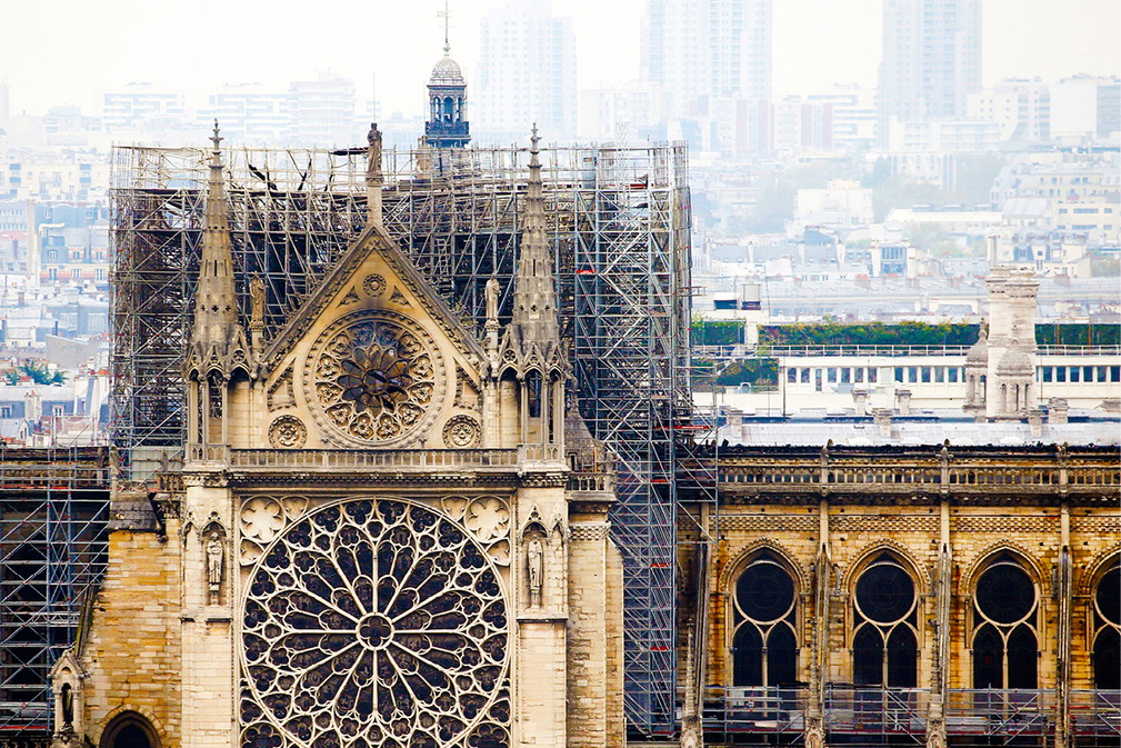 Katedra Notre Dame po pożarze