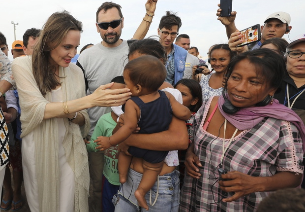 Angelina Jolie z misj? w Kolumbii