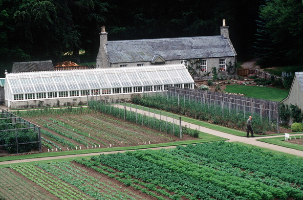 Balmoral Grounds And Greenhouse