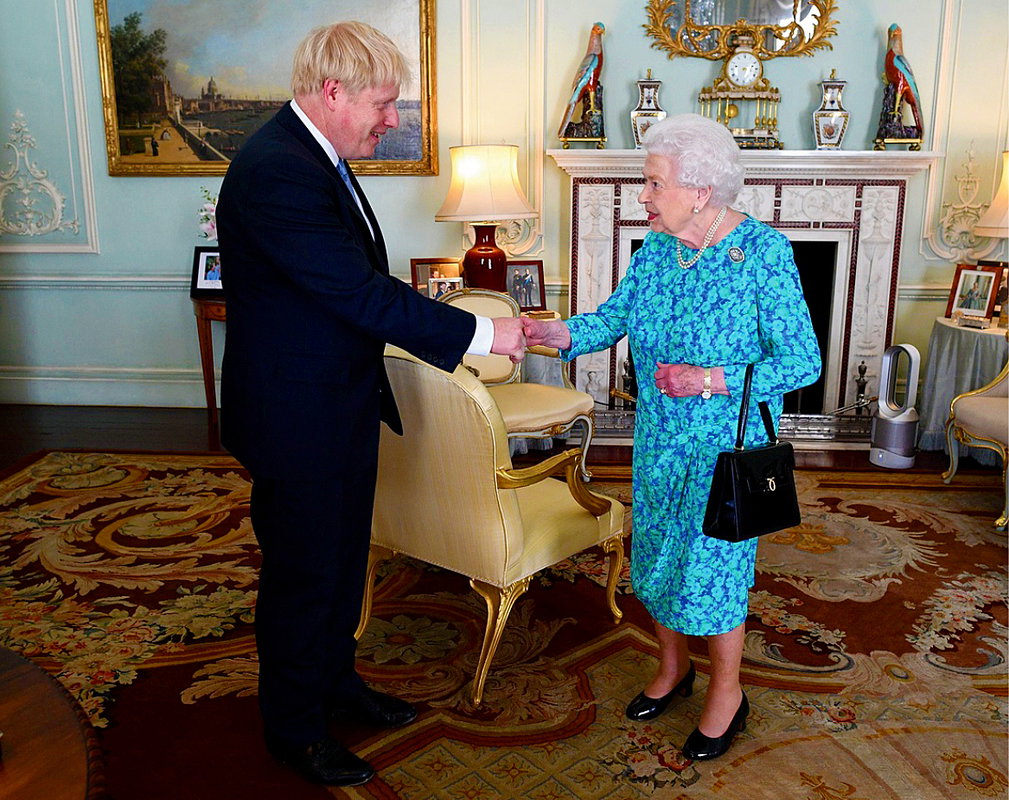Boris Johnson i królowa Elżbieta II, spotkanie z królową