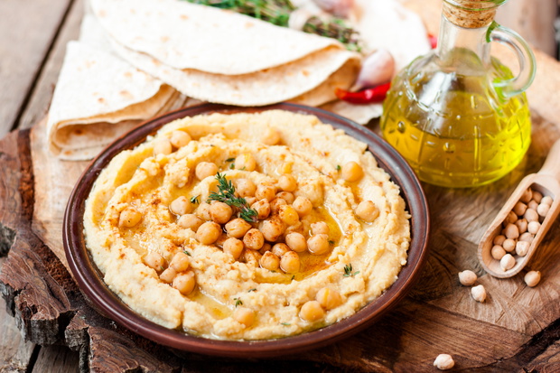 homemade hummus with chickpeas