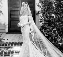 Hailey Bieber, suknia ślubna