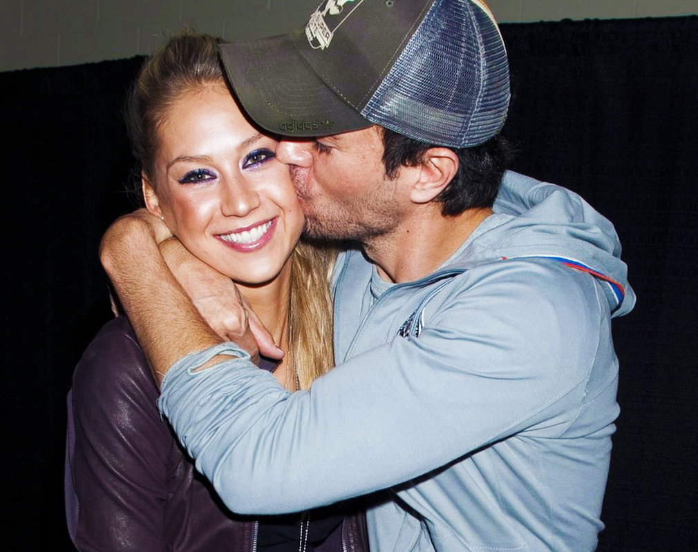 Enrique Iglesias i Anna Kurnikowa, Anna Kournikova przechodzą kryzys przed całowanie się z fankami?!
