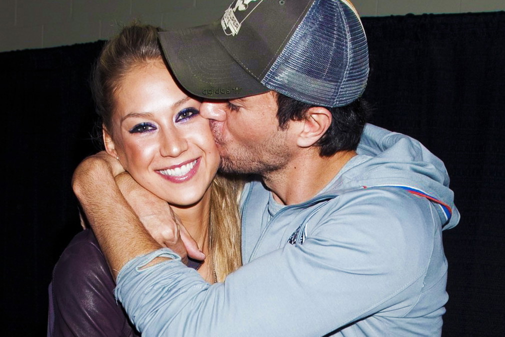Enrique Iglesias i Anna Kurnikowa, Anna Kournikova przechodzą kryzys przed całowanie się z fankami?!