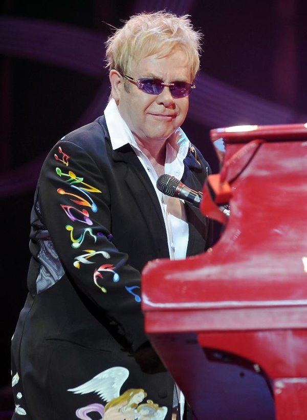 elton-john-126661-GALLERY600-ebb2498