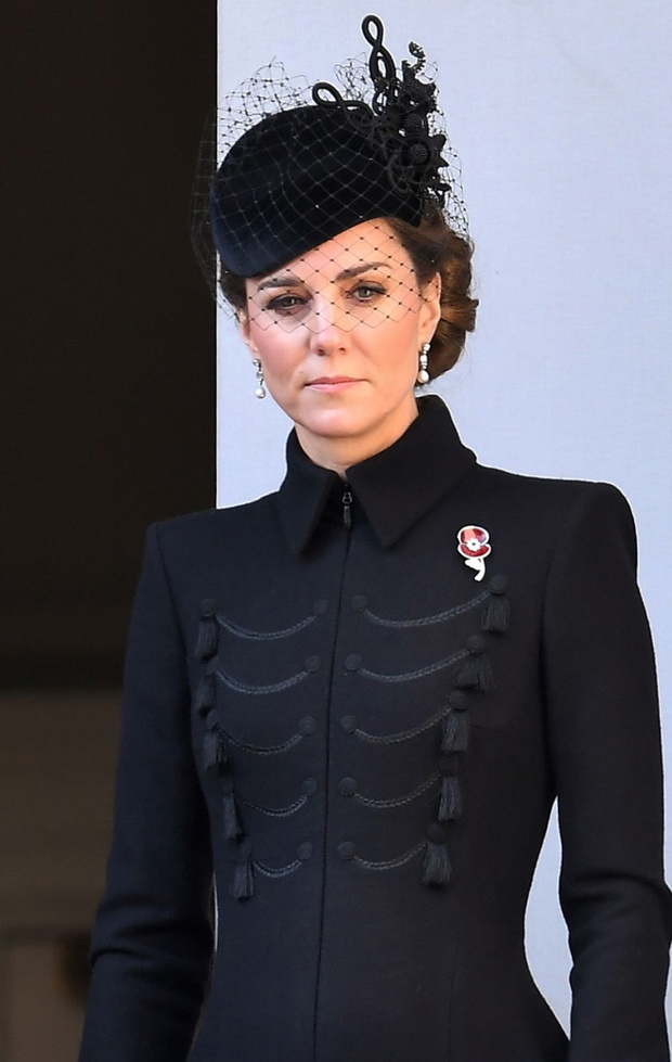 Rodzina krůlewska na Royal British Legion Festival of Remembrance w Londynie