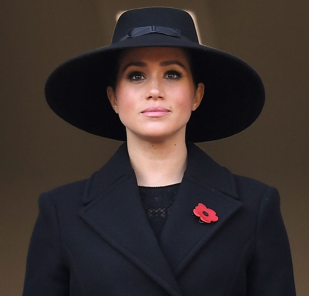 Rodzina krÛlewska na Royal British Legion Festival of Remembrance w Londynie