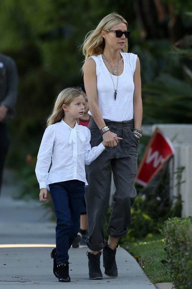 Gwyneth Paltrow i Chris Martin z dzie?mi na spacerze