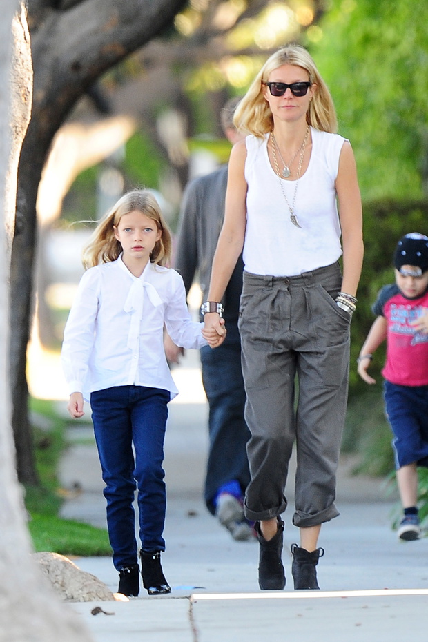 Gwyneth Paltrow and Chris Martin take their kids to school