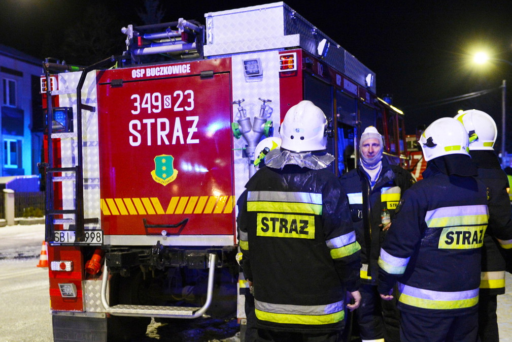 Szczyrk, 4.12.2019, zawalił się trzykondygnacyjny budynek przy Leszczynowej, strażak, straż pożarna