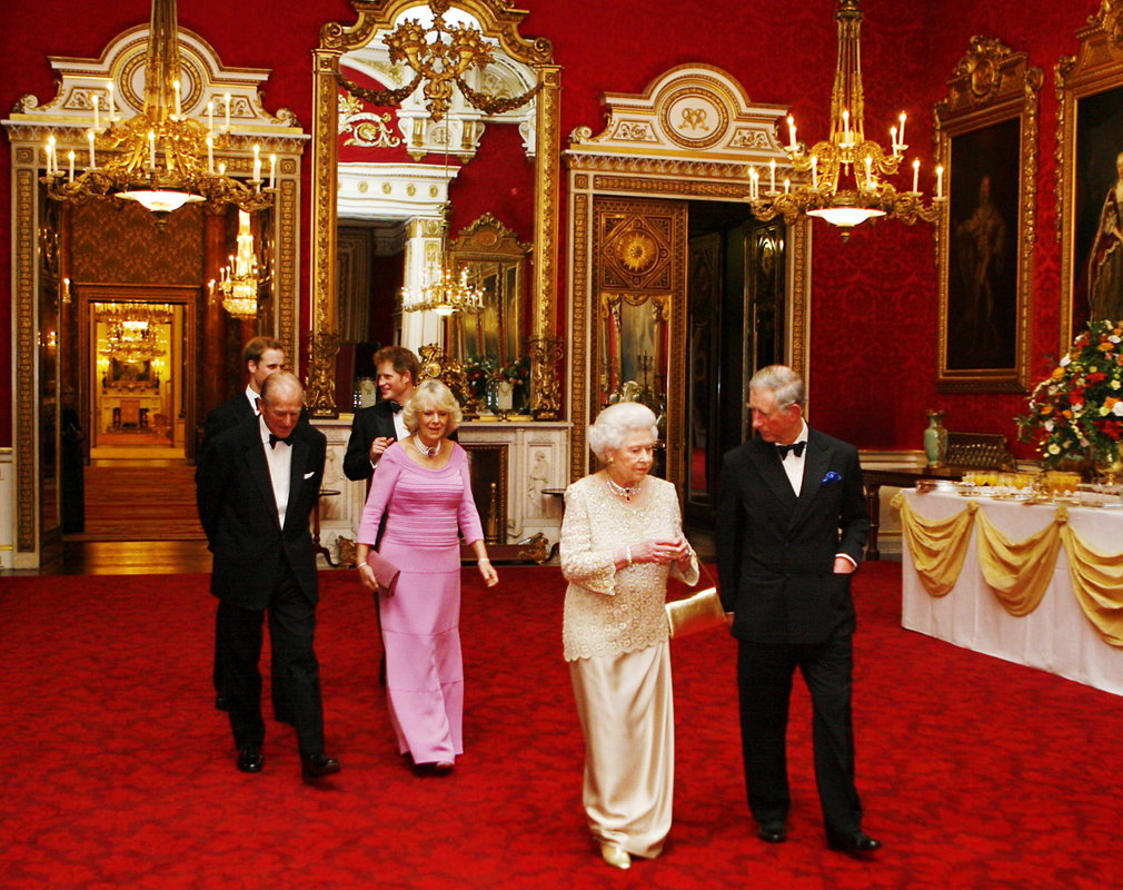 zebranie w Pałacu Buckingham królowa Elżbieta II