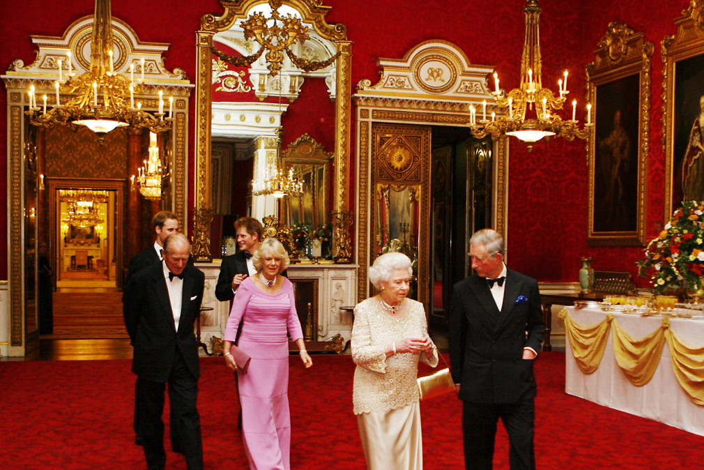 zebranie w Pałacu Buckingham królowa Elżbieta II