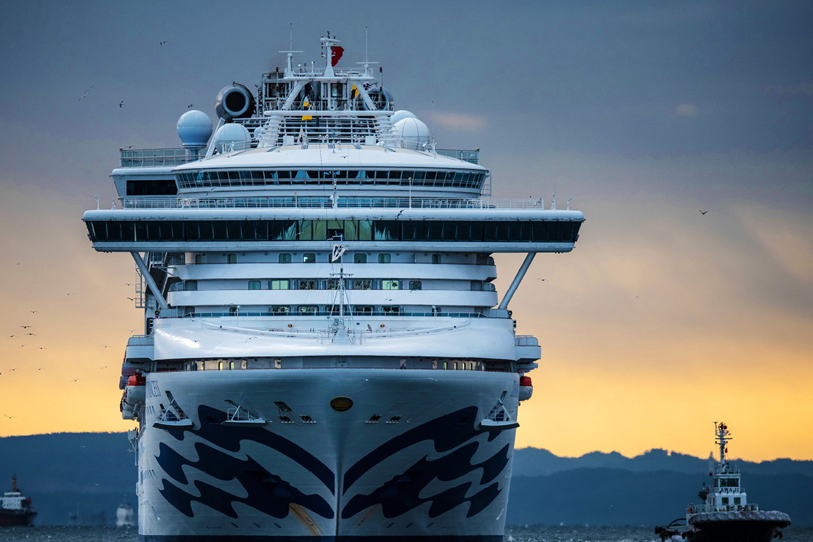 statek wycieczkowy Diamond Princess z koronawirusem