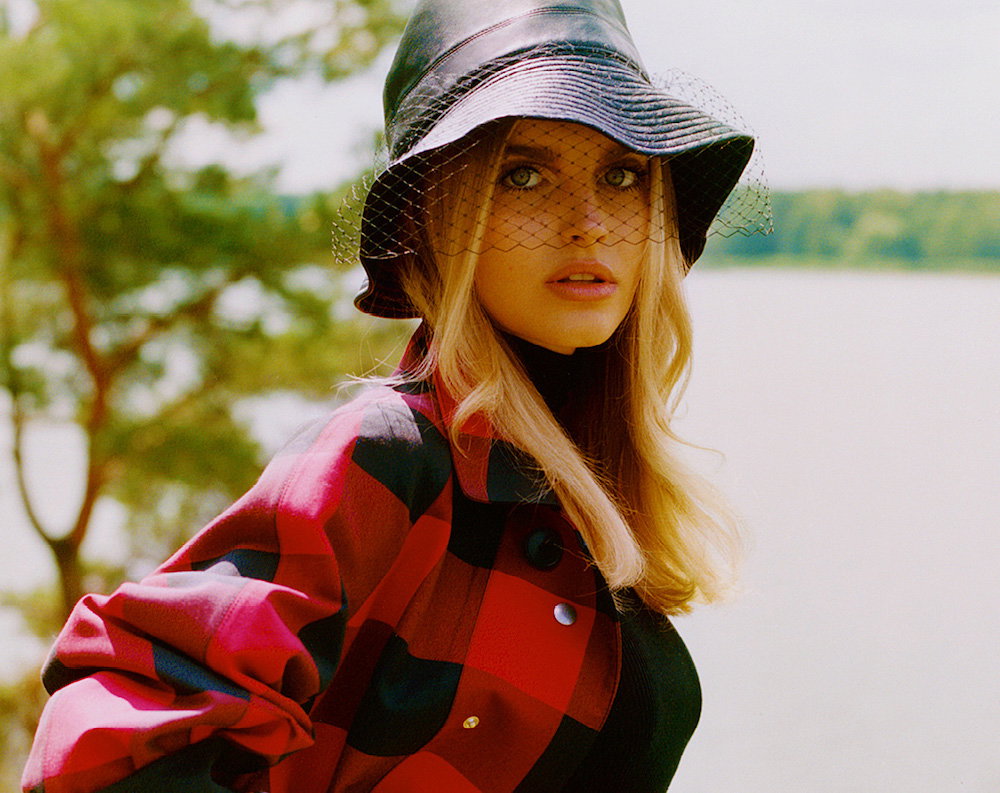 Karolina Pisarek na okładce magazynu VIVA! MODA jesień 2019
