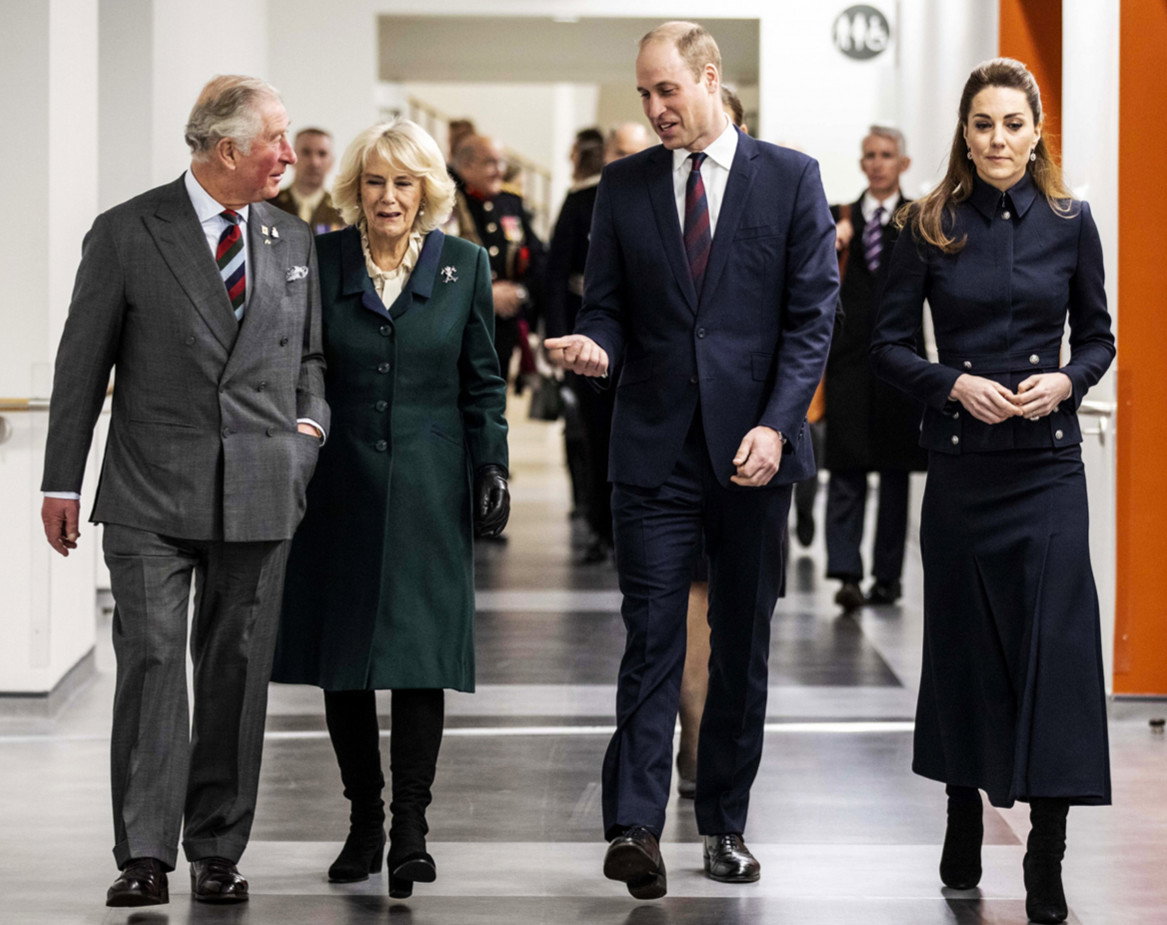 Kate, William, Karol, Camilla, rodzina królewska