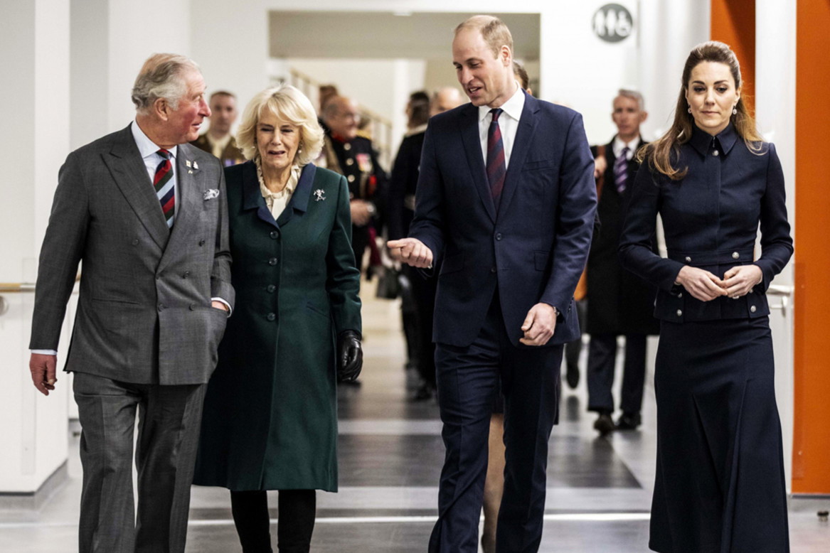 Kate, William, Karol, Camilla, rodzina królewska