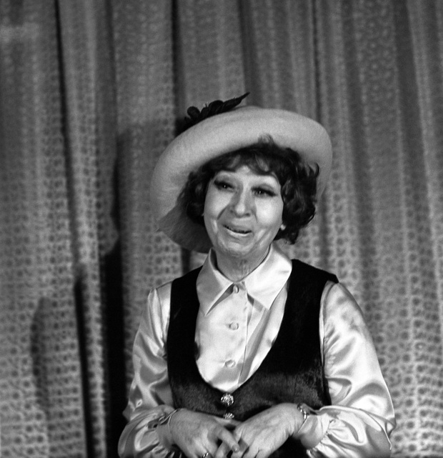 Kabaret Dudek, Irena Kwiatkowska