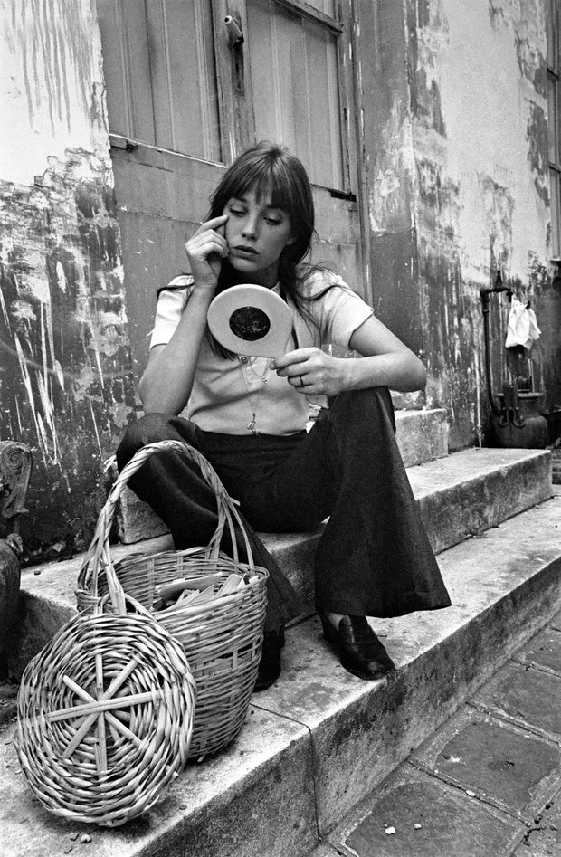 Actress: Jane Birkin shopping in Paris.
