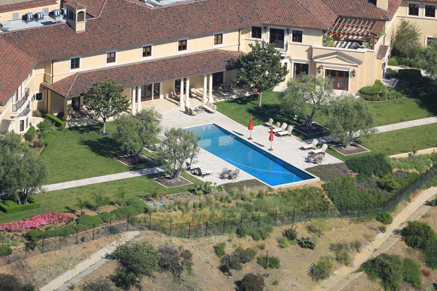 PREMIUM EXCLUSIVE Meghan Markle and Price Harry living the california dream