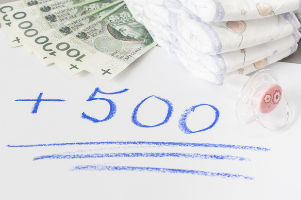 Social policy in Poland - a program to support families. 500 PLN for second and next child
