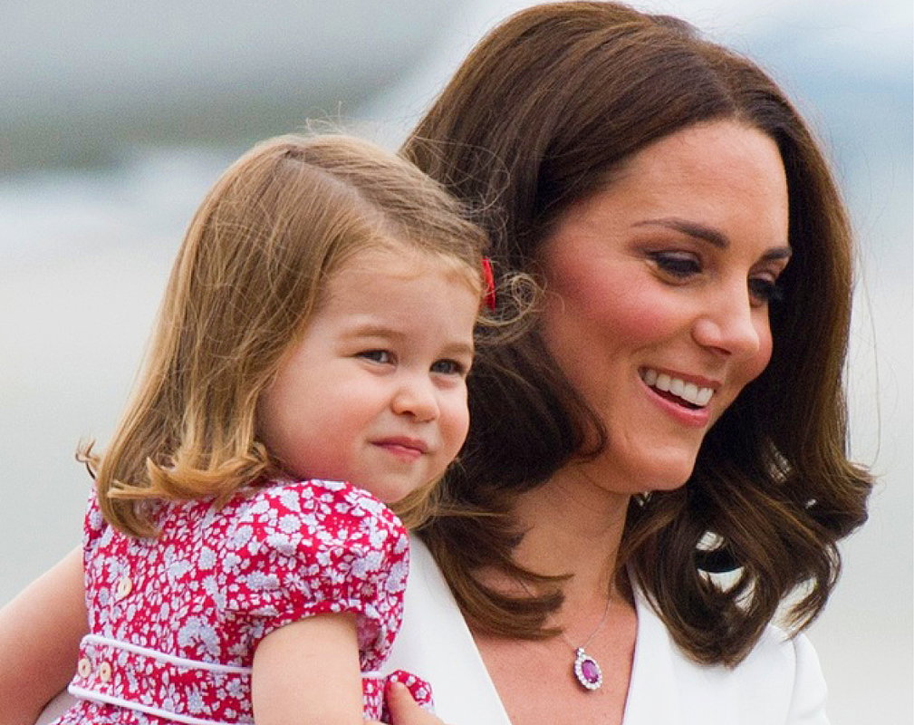 księżna Kate zabrała księżniczkę Charlotte do baru!