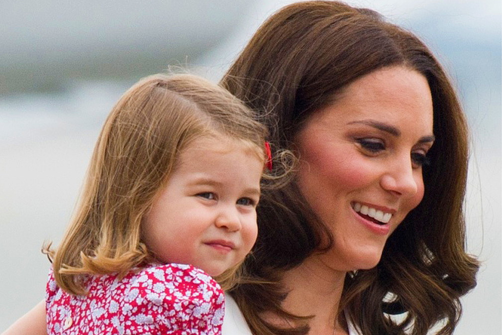 księżna Kate zabrała księżniczkę Charlotte do baru!