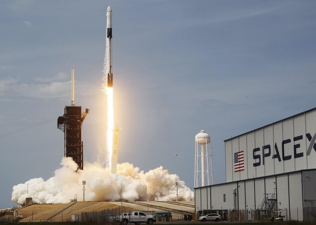 ?????? ?????? SpaceX Falcon 9 ? ??????? Dragon ? ????? ???????????? NASA ?? ?????