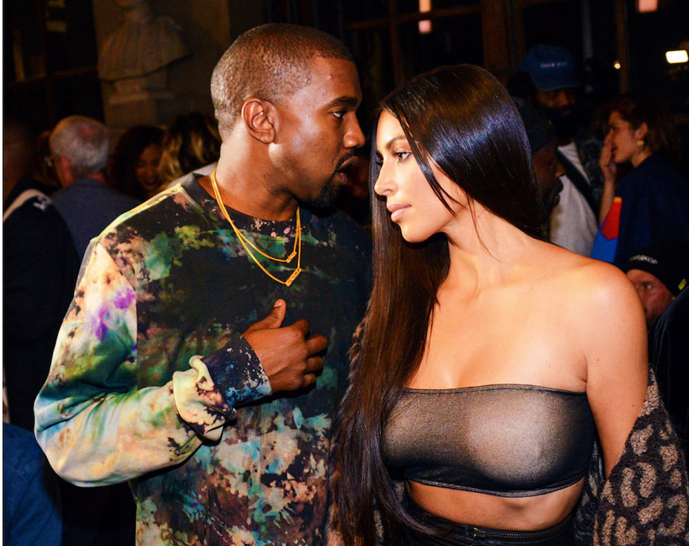Naga Kim Kardashian w nowej kampanii butów Kanye Westa Yeezy 500 Supermoon