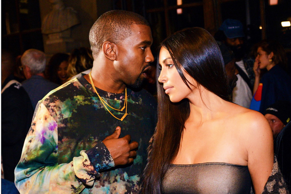 Naga Kim Kardashian w nowej kampanii butów Kanye Westa Yeezy 500 Supermoon